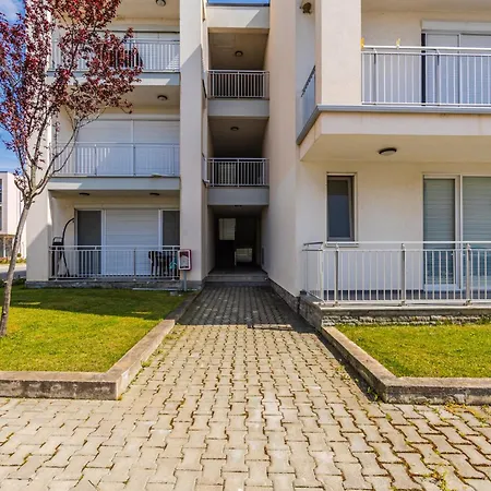Talea Elegant Escape By Pikhost Apartament
